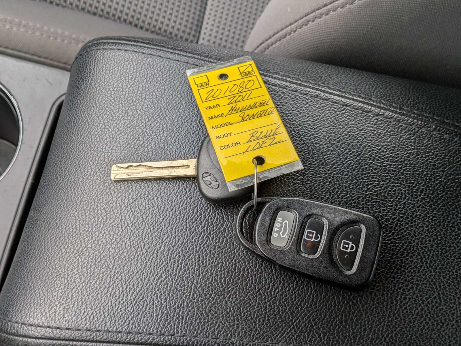 Thumbnail: 2011 Hyundai Sonata - 32