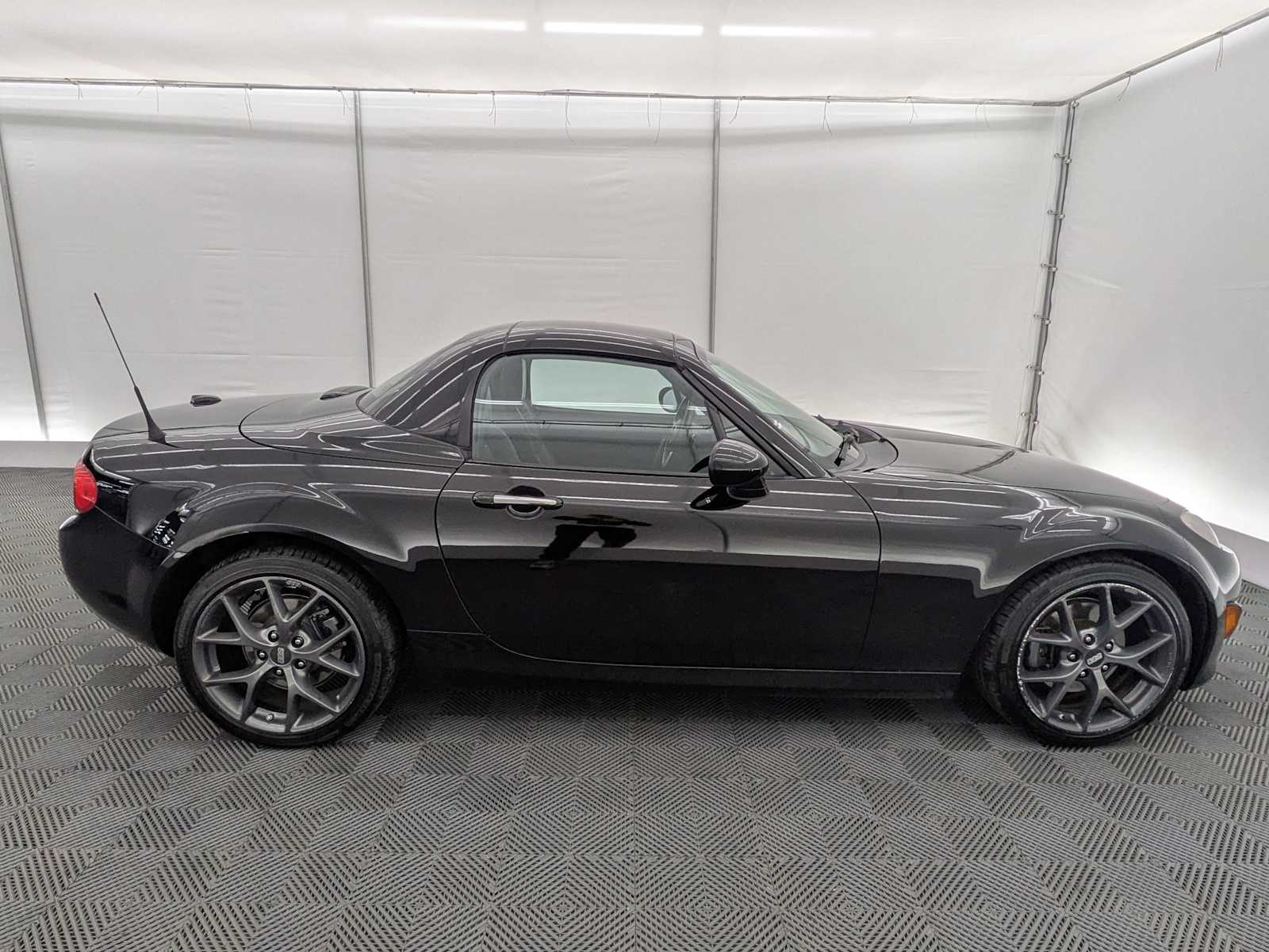 Thumbnail: 2011 Mazda MX-5 Miata - 7