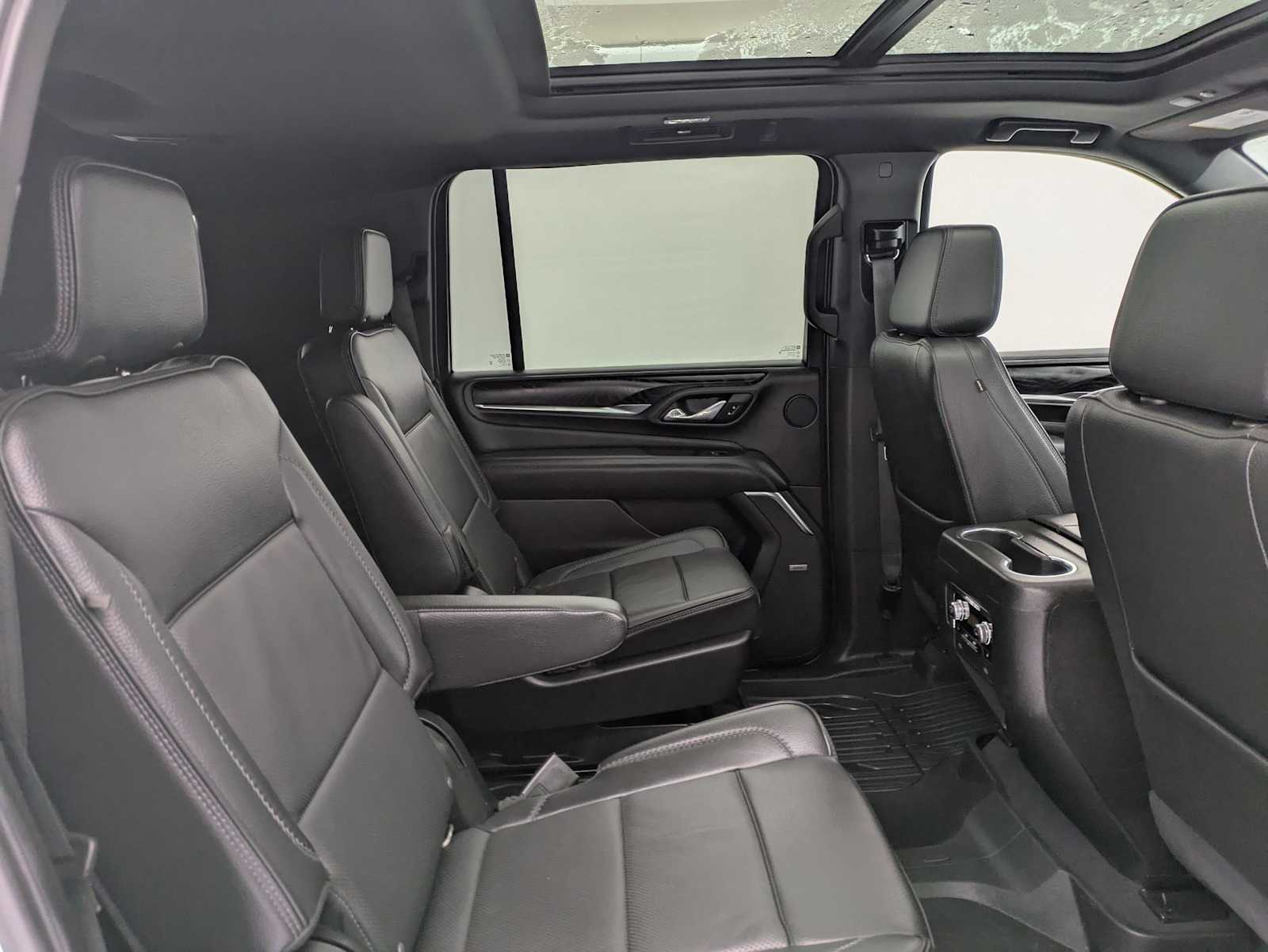 Thumbnail: 2021 GMC Yukon XL - 24