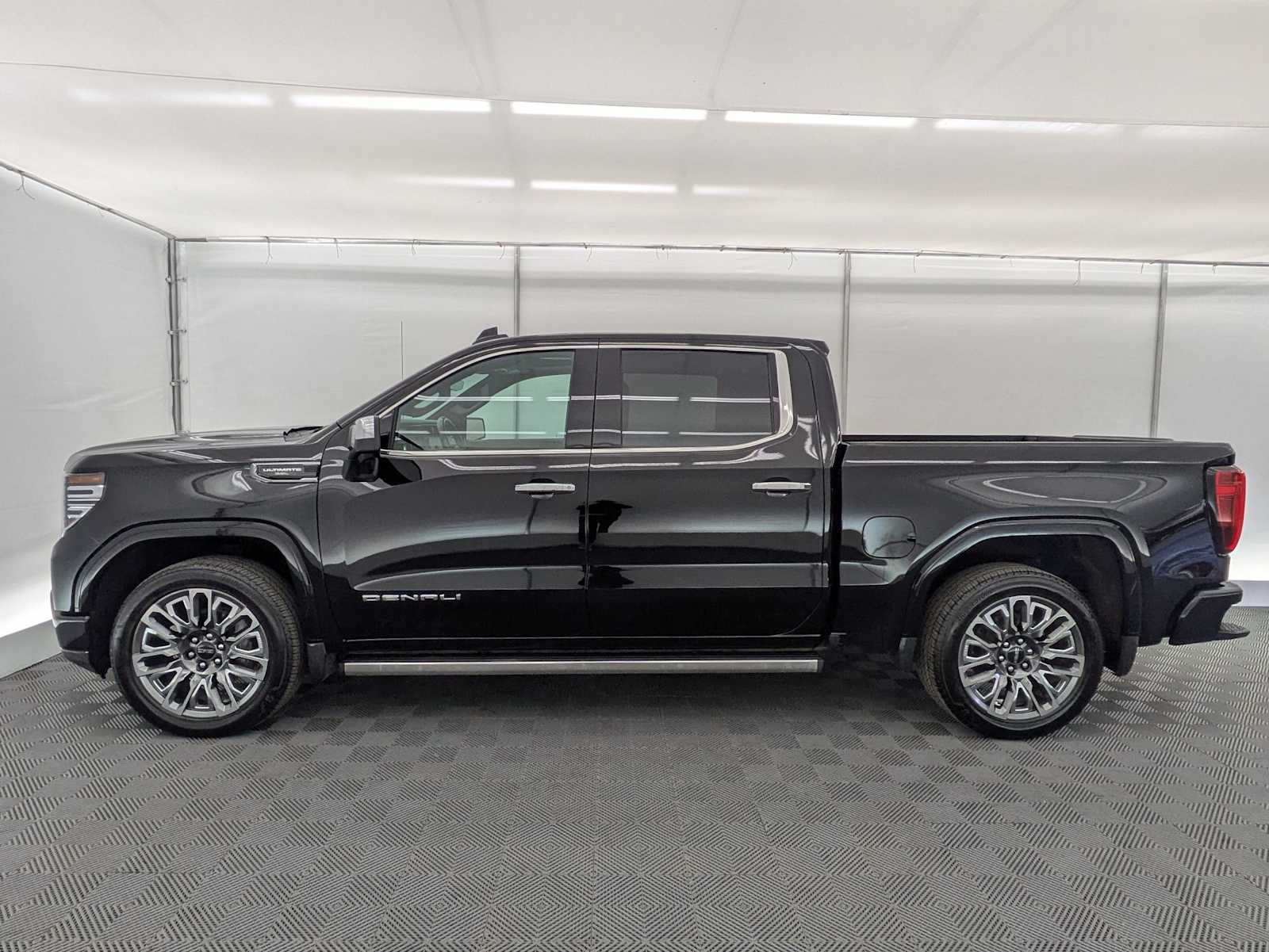 Thumbnail: 2024 GMC Sierra 1500 - 3