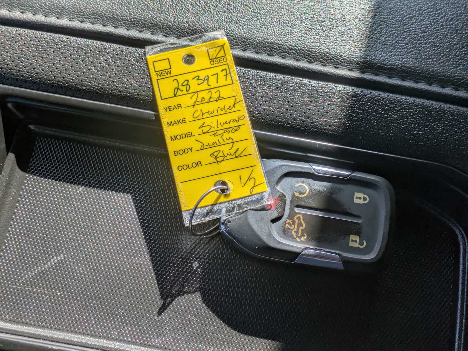 Thumbnail: 2022 Chevrolet Silverado 3500 - 36