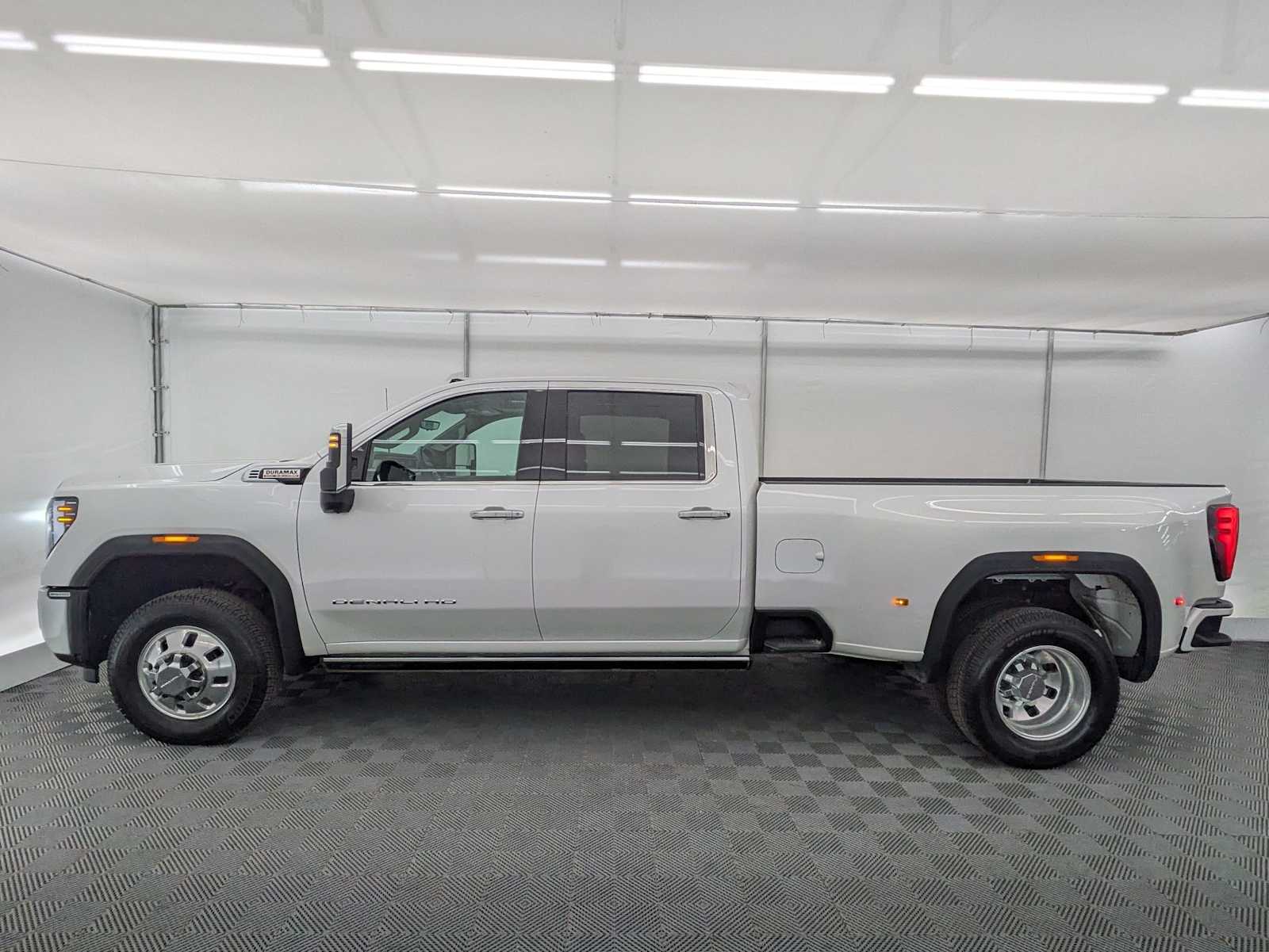 Thumbnail: 2025 GMC Sierra 3500 - 3