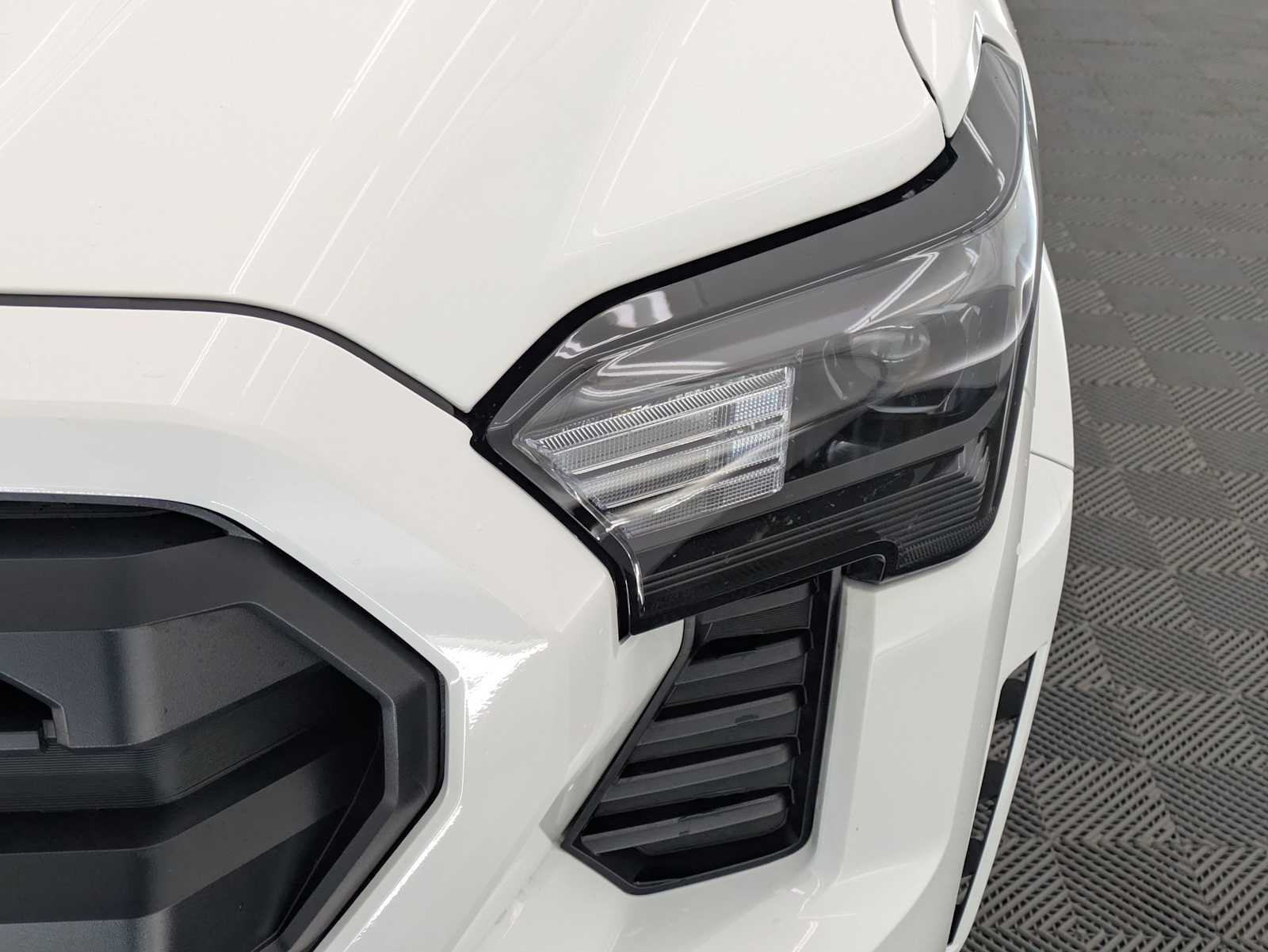 Thumbnail: 2024 Toyota Tacoma - 10