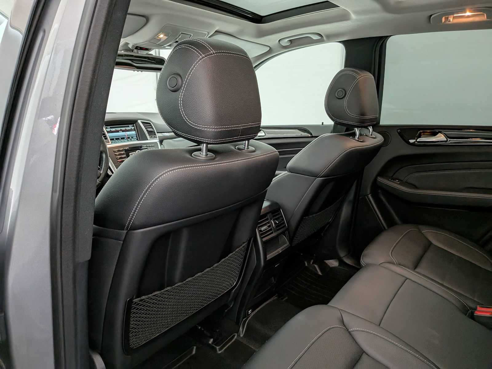 Thumbnail: 2015 Mercedes-Benz M-Class - 19