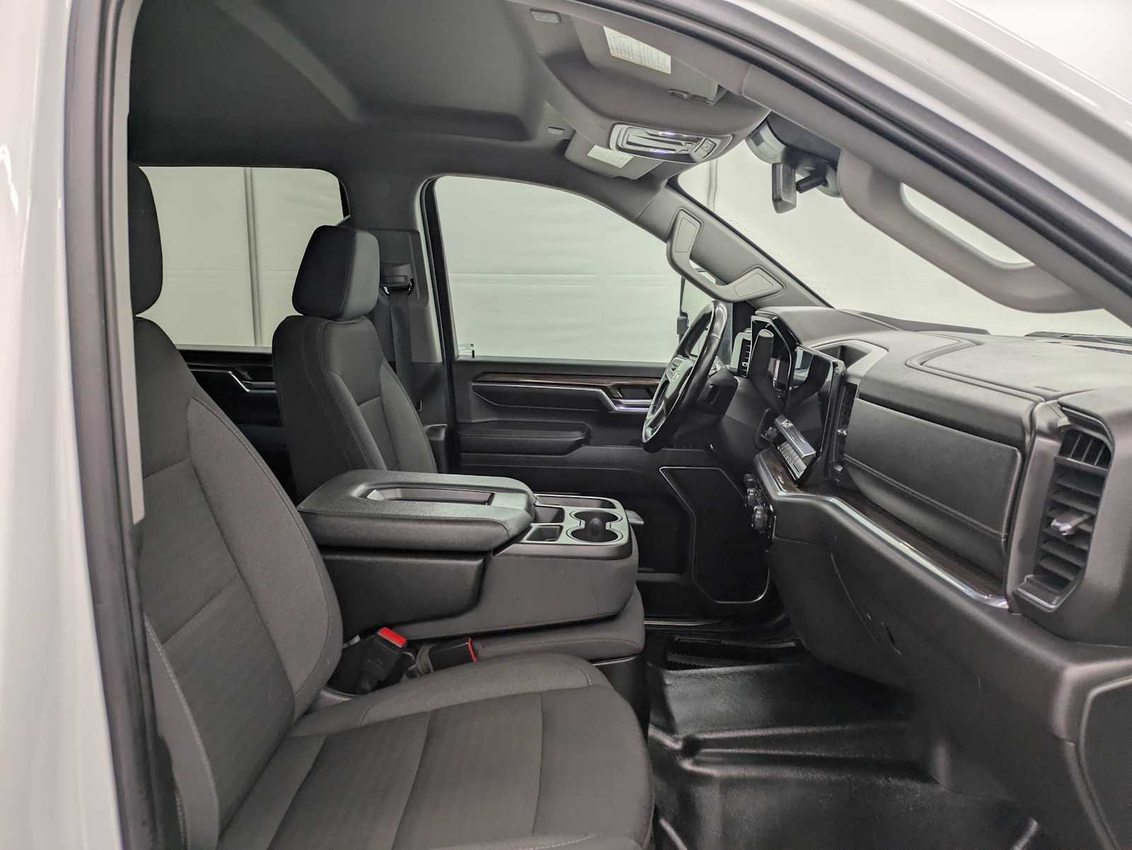 Thumbnail: 2024 Chevrolet Silverado 3500 - 24