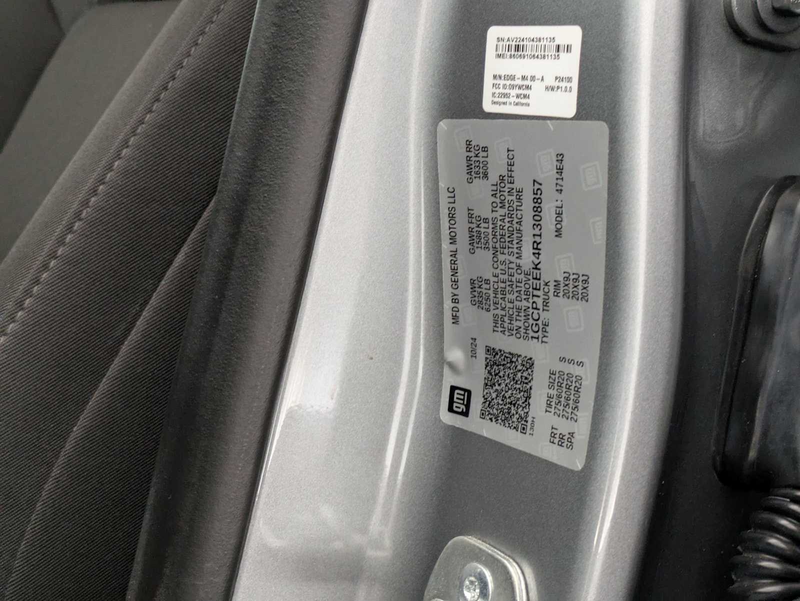 Thumbnail: 2024 Chevrolet Colorado - 32