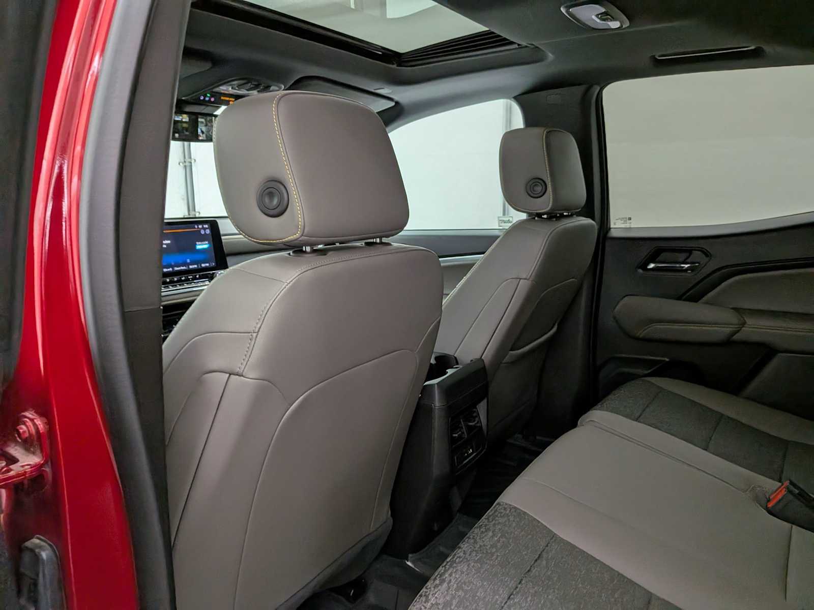 Thumbnail: 2024 Chevrolet Colorado - 21