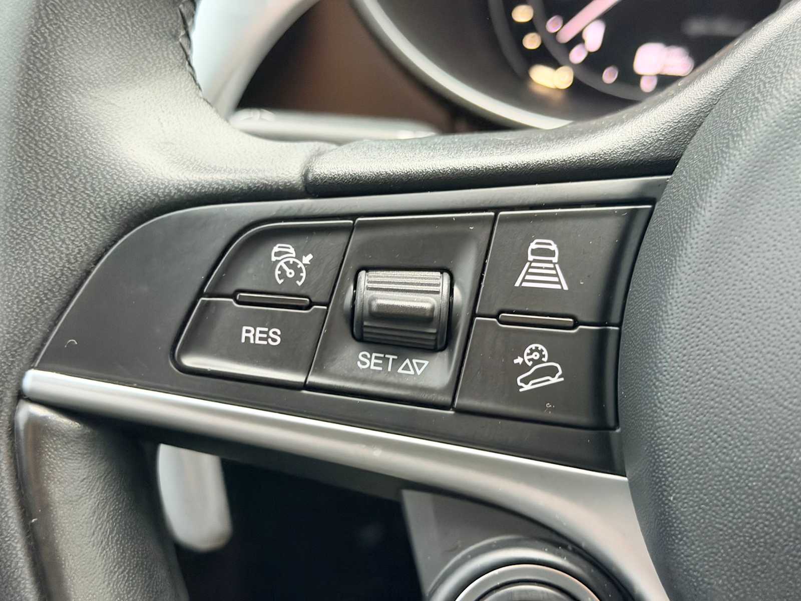 Thumbnail: 2018 Alfa Romeo Stelvio - 25