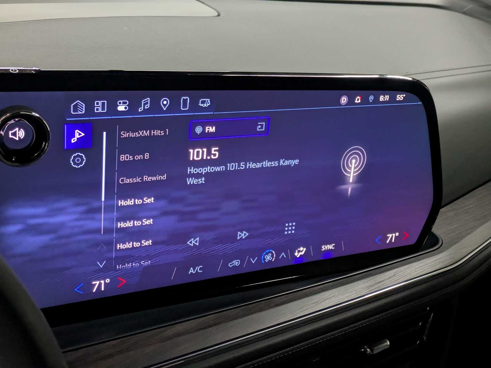 Thumbnail: 2025 Chevrolet Suburban - 28