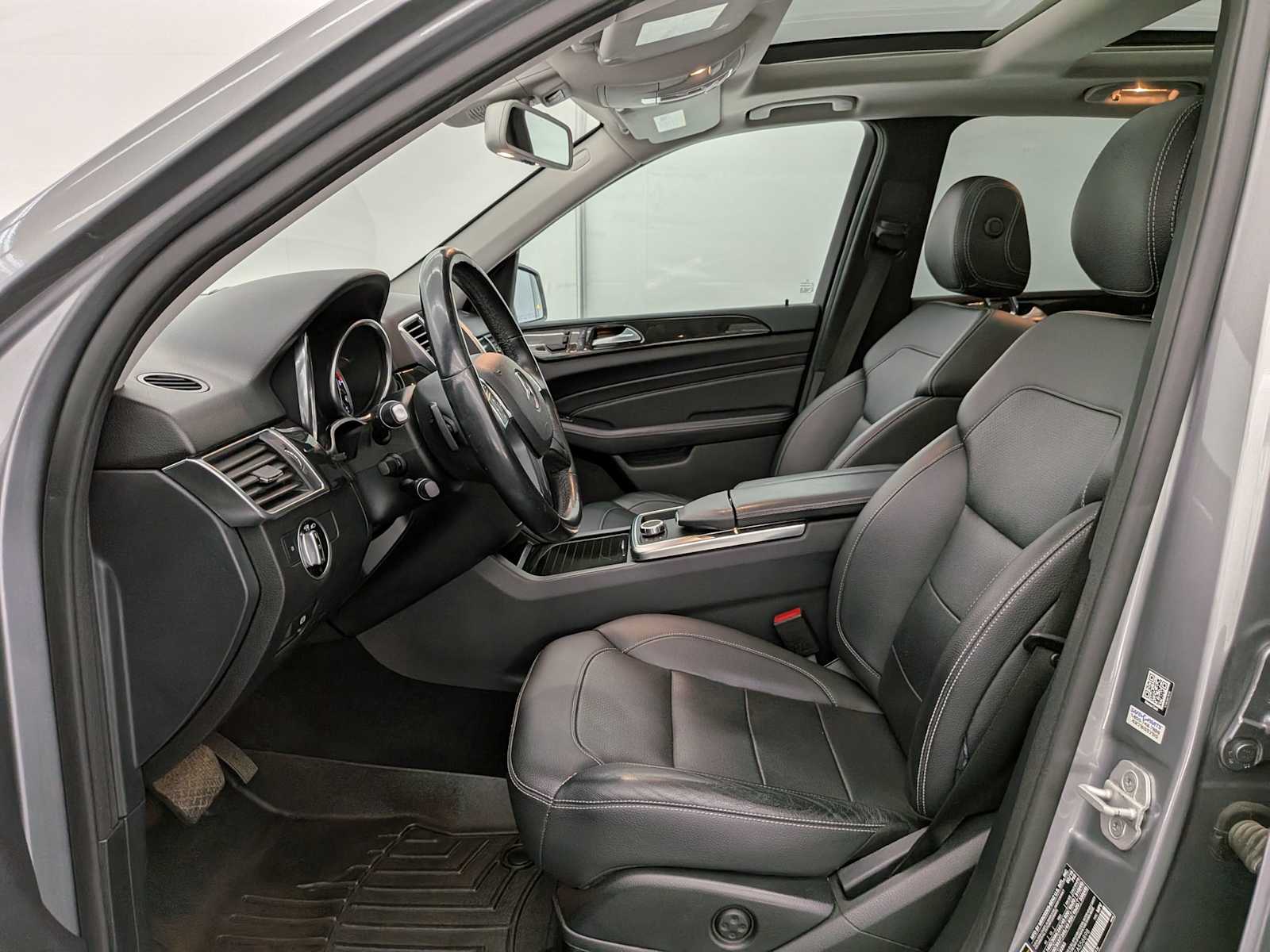 Thumbnail: 2015 Mercedes-Benz M-Class - 17