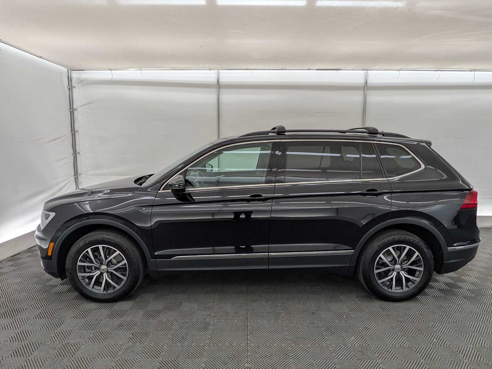 Thumbnail: 2020 Volkswagen Tiguan - 3