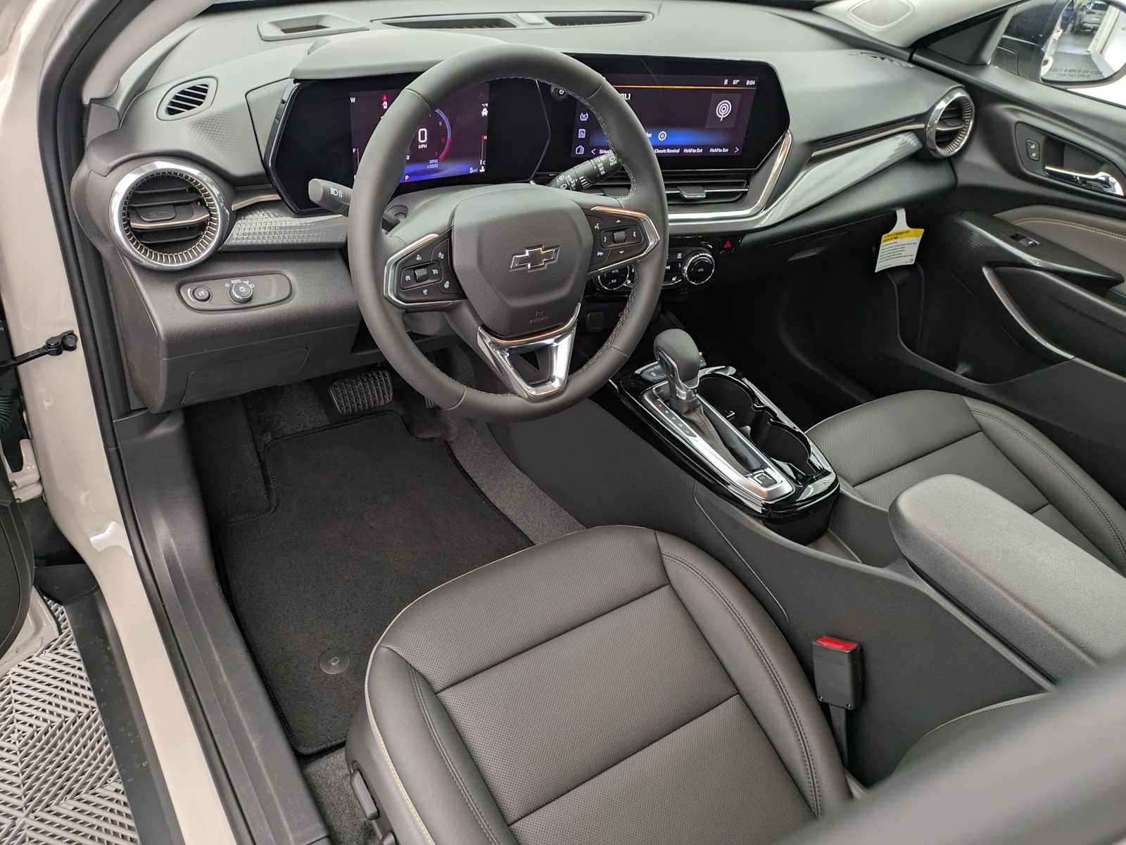 Thumbnail: 2026 Chevrolet Trax - 2