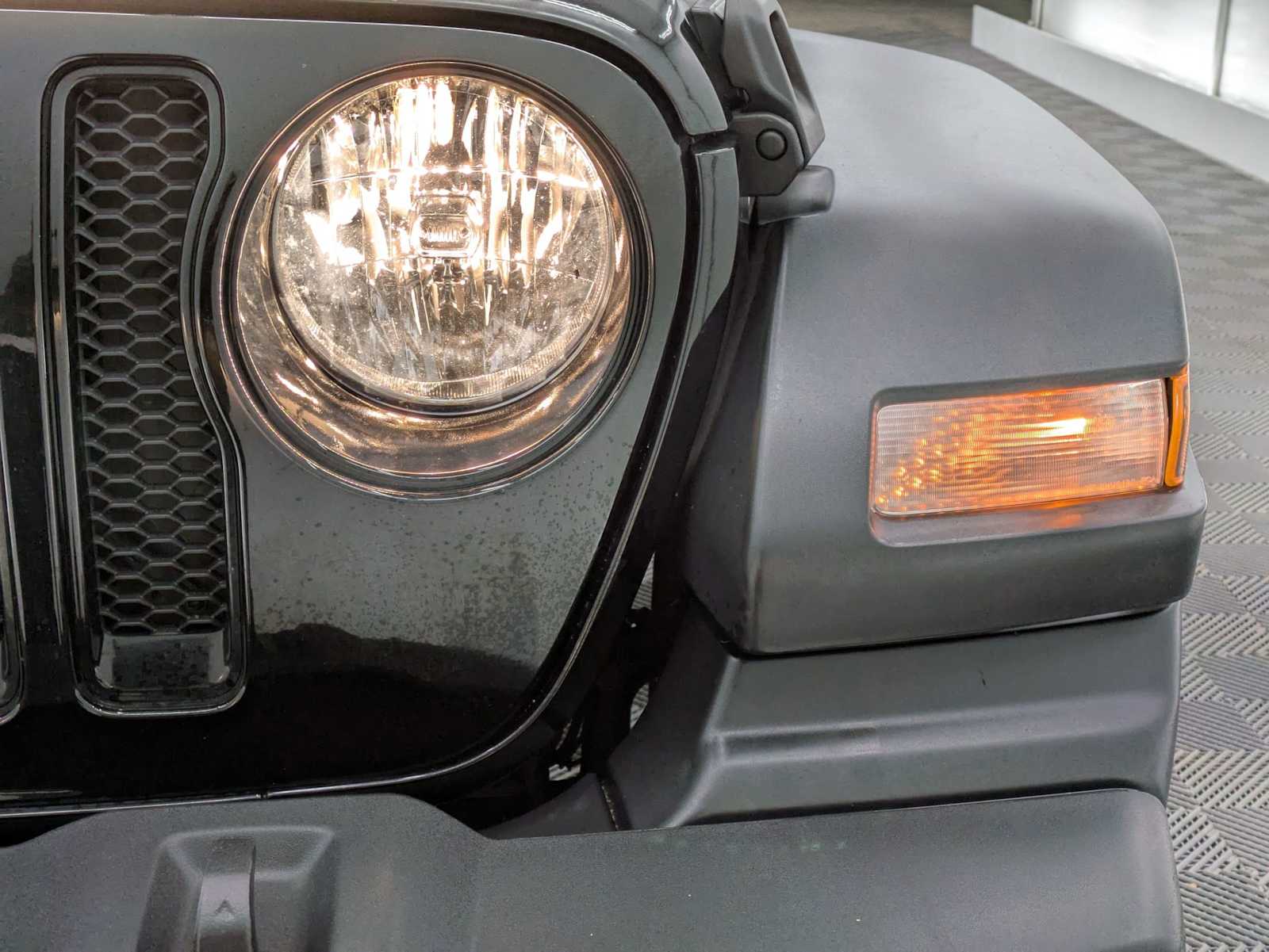 Thumbnail: 2022 Jeep Wrangler - 10