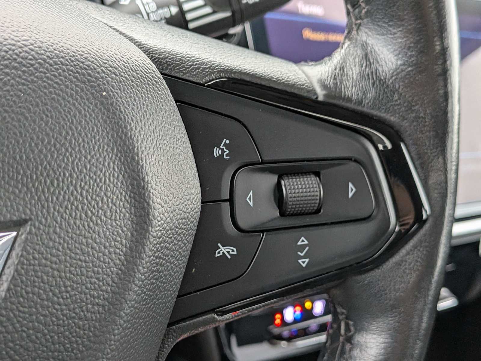 Thumbnail: 2022 Chevrolet Bolt EUV - 25