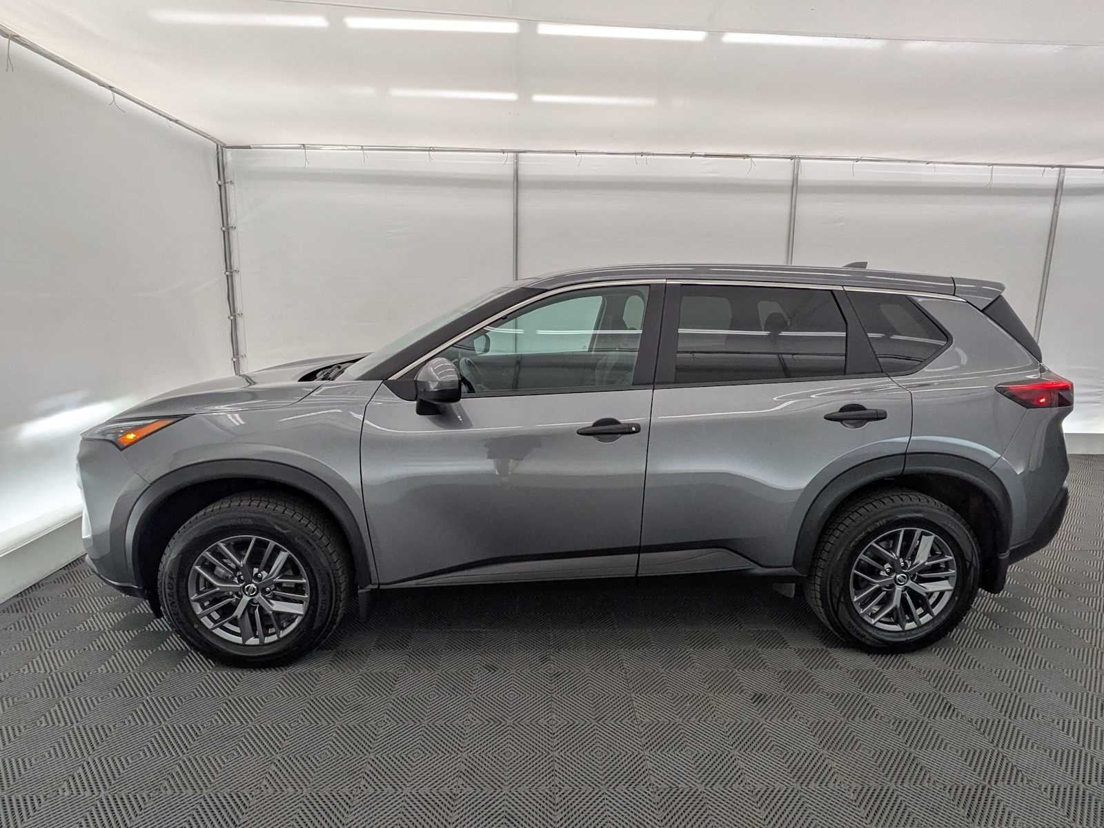 Thumbnail: 2021 Nissan Rogue - 3