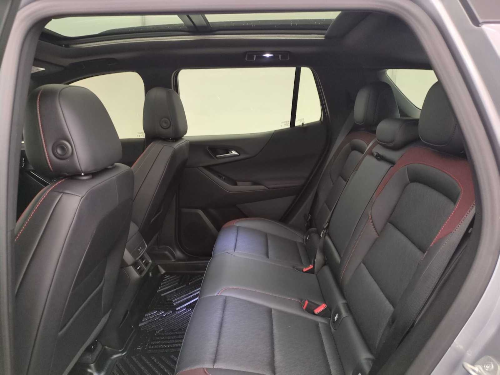 Thumbnail: 2025 Chevrolet Equinox - 18