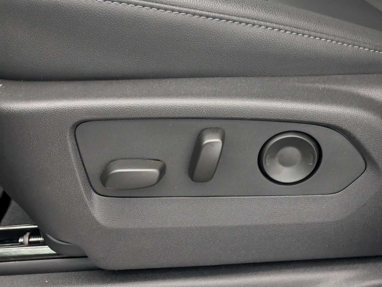 Thumbnail: 2025 Chevrolet Silverado 1500 - 20