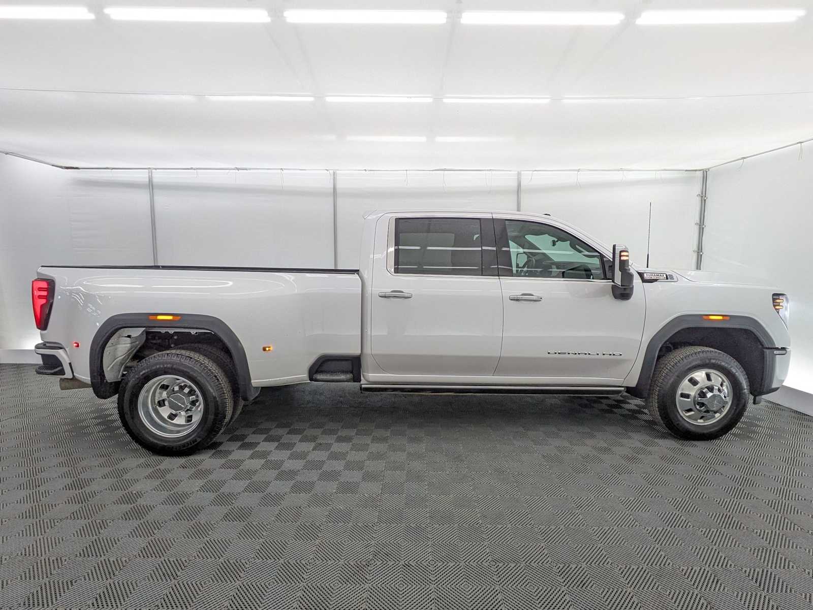 Thumbnail: 2025 GMC Sierra 3500 - 7