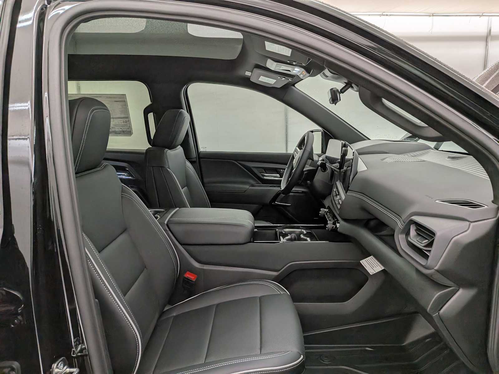 Thumbnail: 2026 Chevrolet Silverado EV - 21