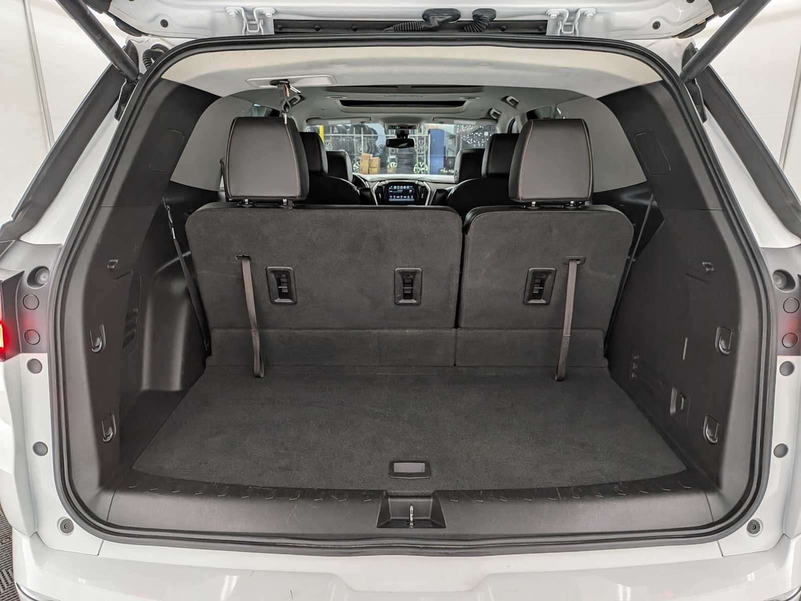 Thumbnail: 2019 Chevrolet Traverse - 36