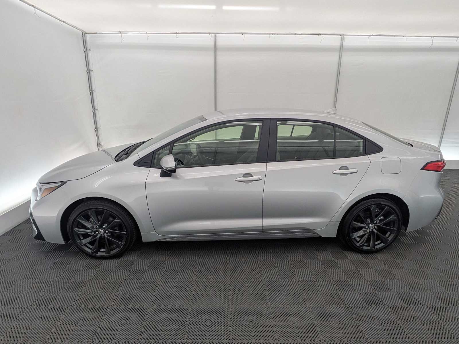 Thumbnail: 2025 Toyota Corolla - 3