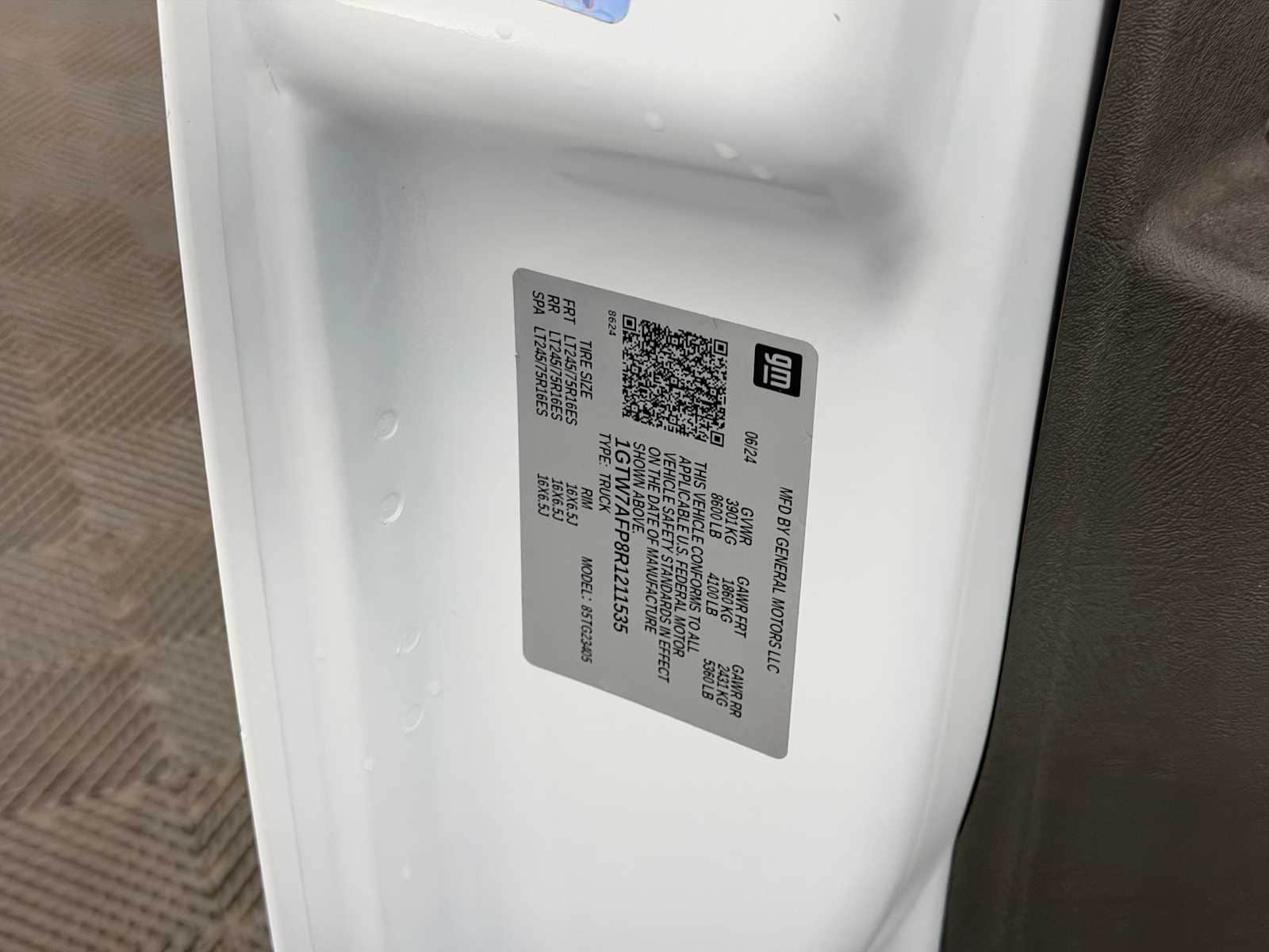 Thumbnail: 2024 GMC Savana - 29