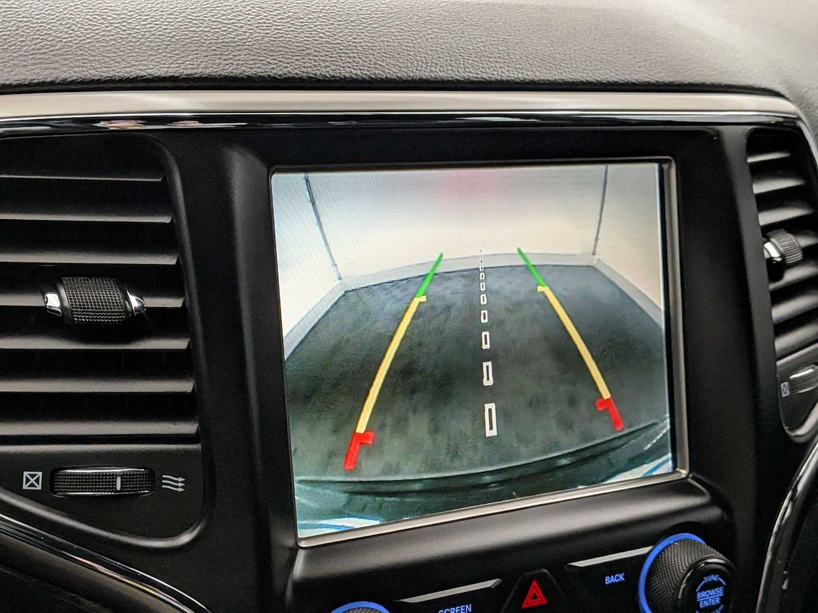 Thumbnail: 2017 Jeep Grand Cherokee - 32