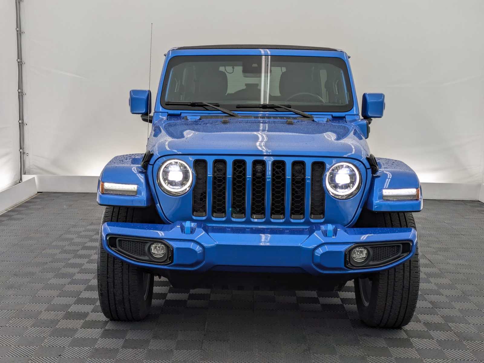 Thumbnail: 2023 Jeep Wrangler - 9