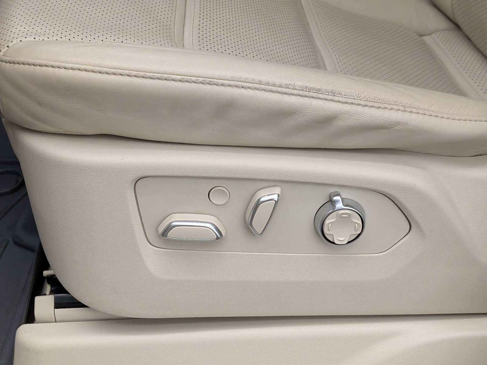 Thumbnail: 2021 Cadillac Escalade - 18