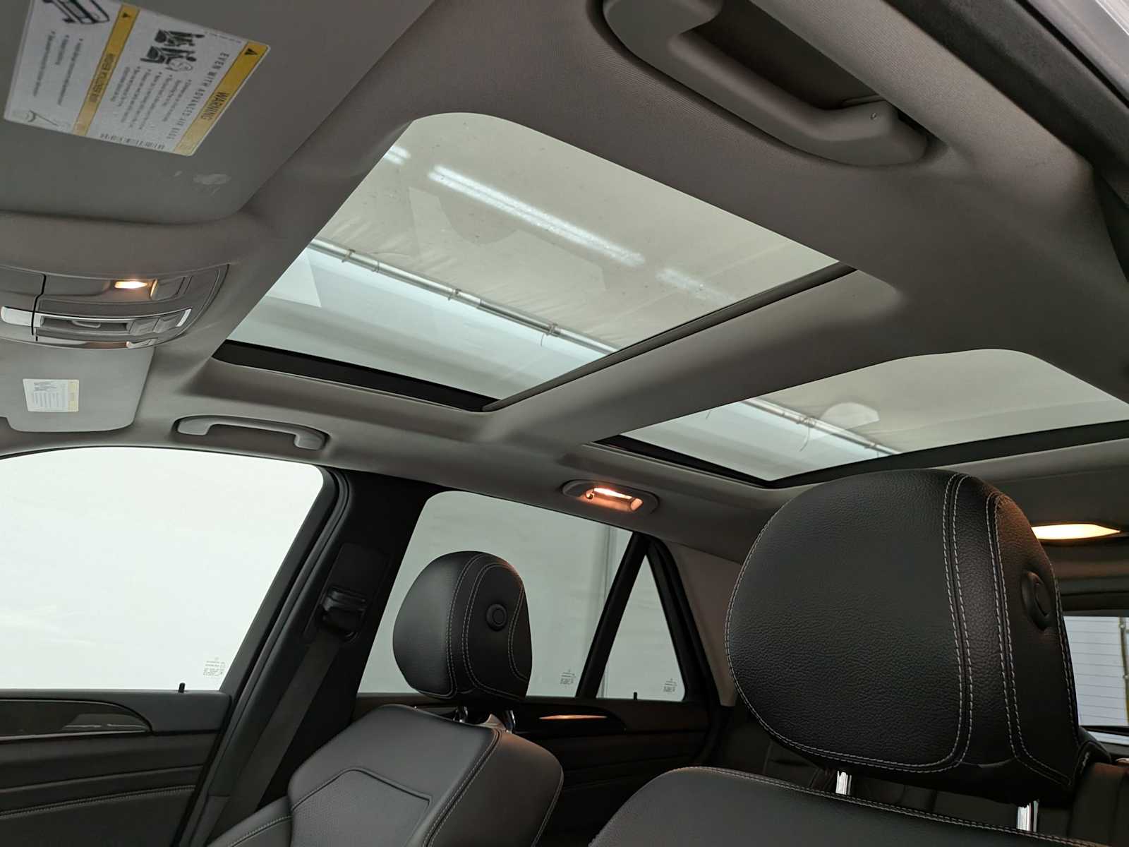 Thumbnail: 2015 Mercedes-Benz M-Class - 20