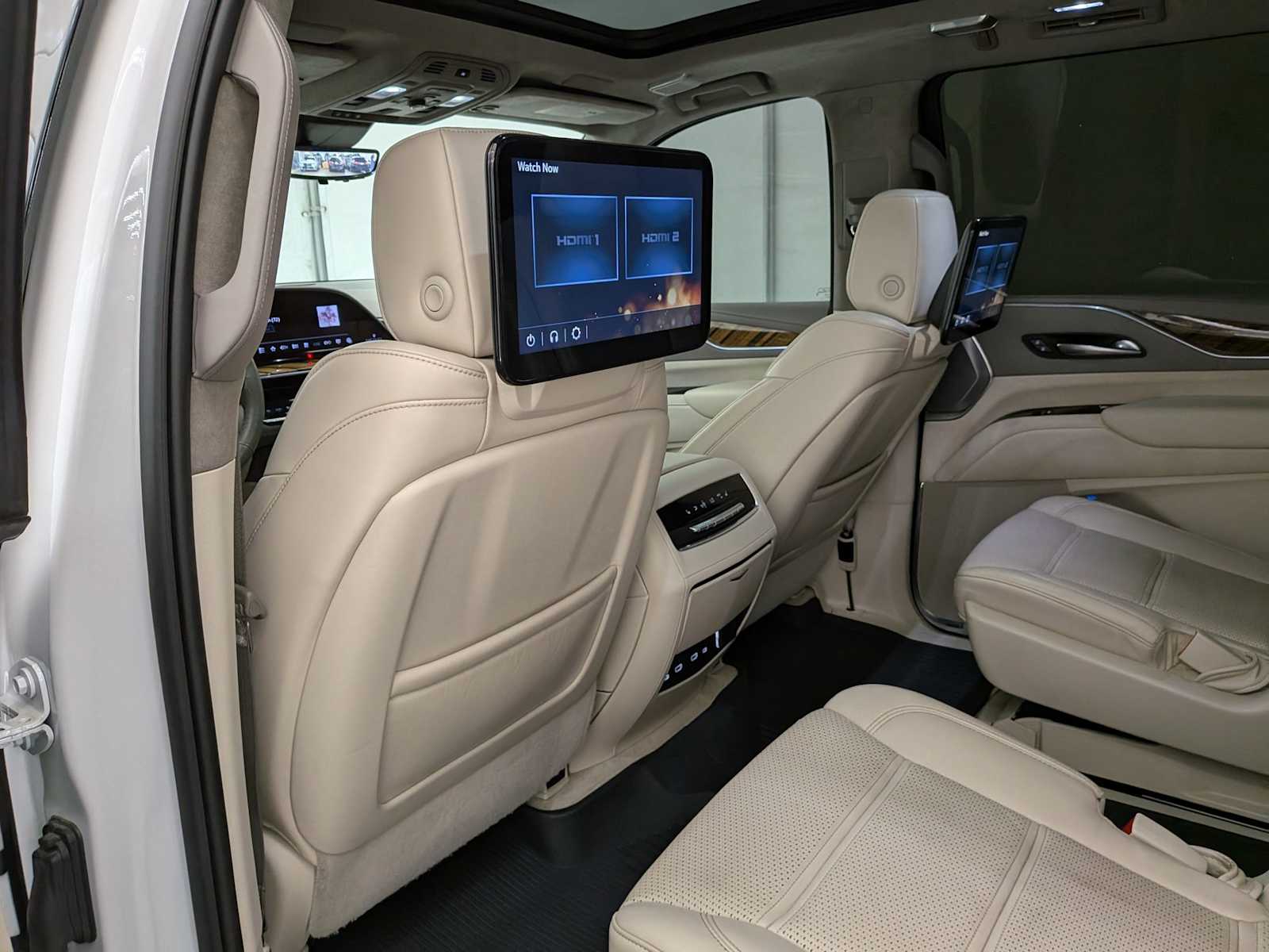 Thumbnail: 2022 Cadillac Escalade - 19