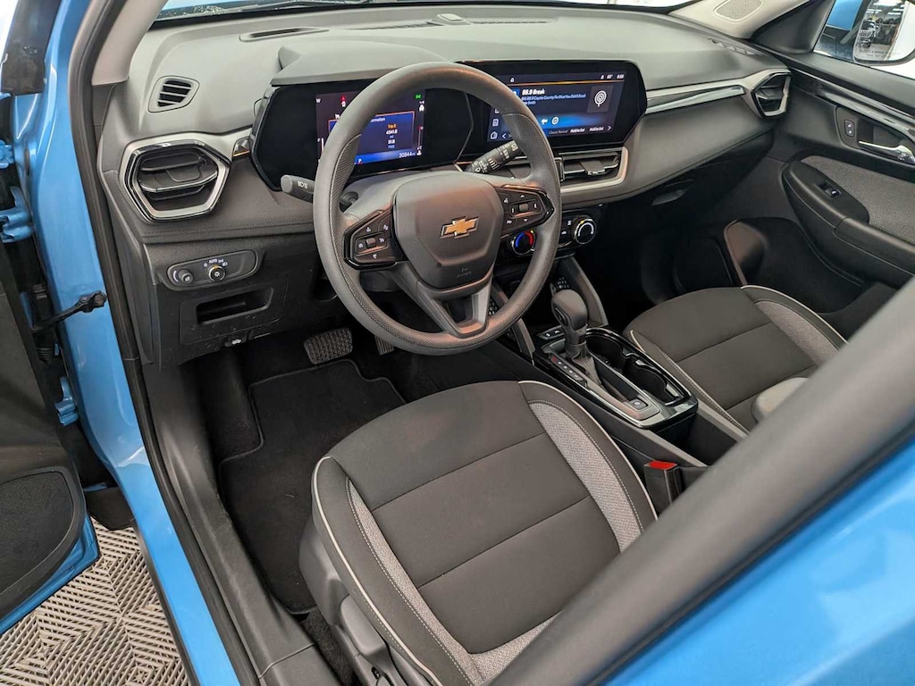 Used 2025 Chevrolet Trailblazer LT SUV