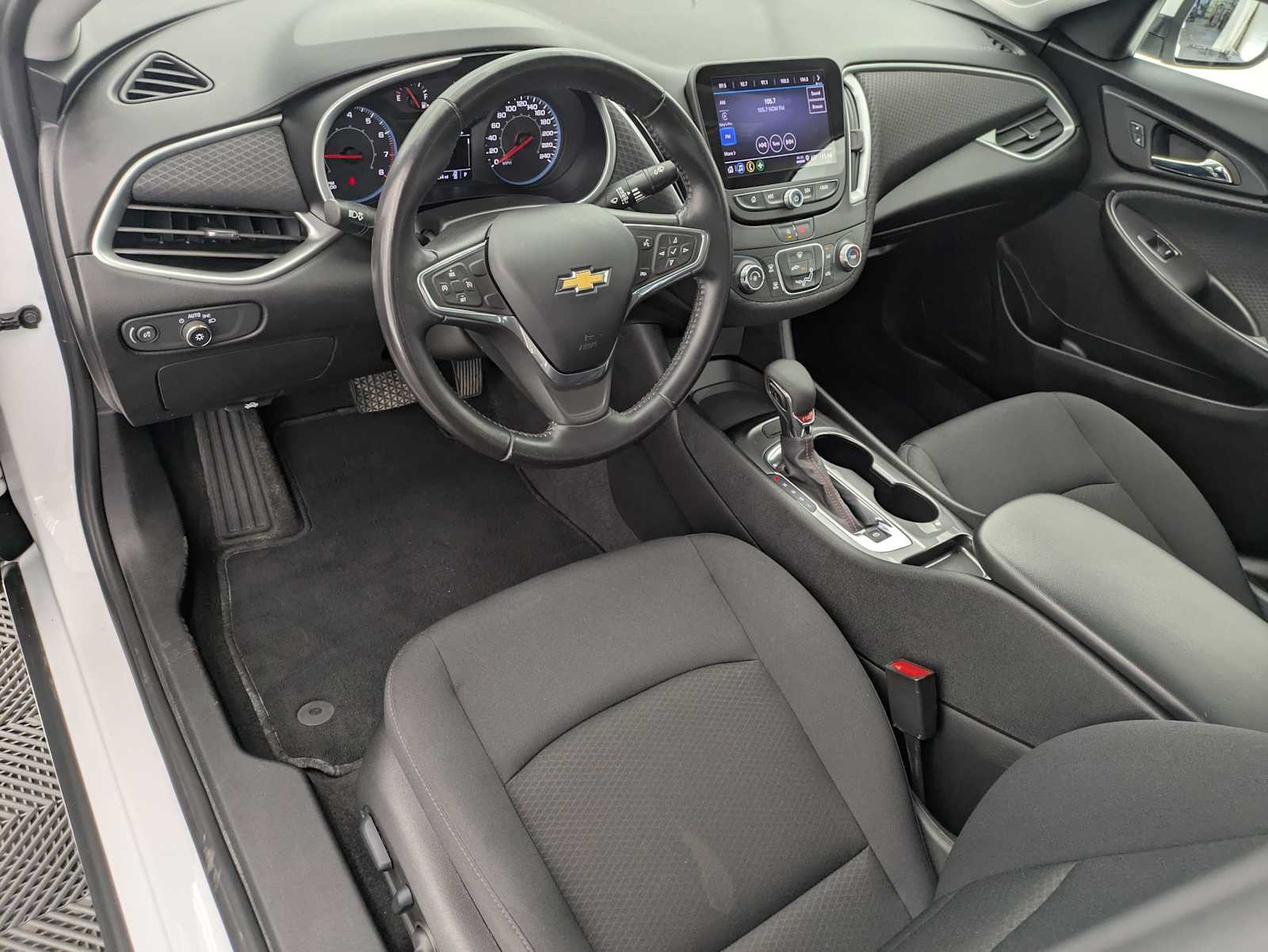 Thumbnail: 2024 Chevrolet Malibu - 2