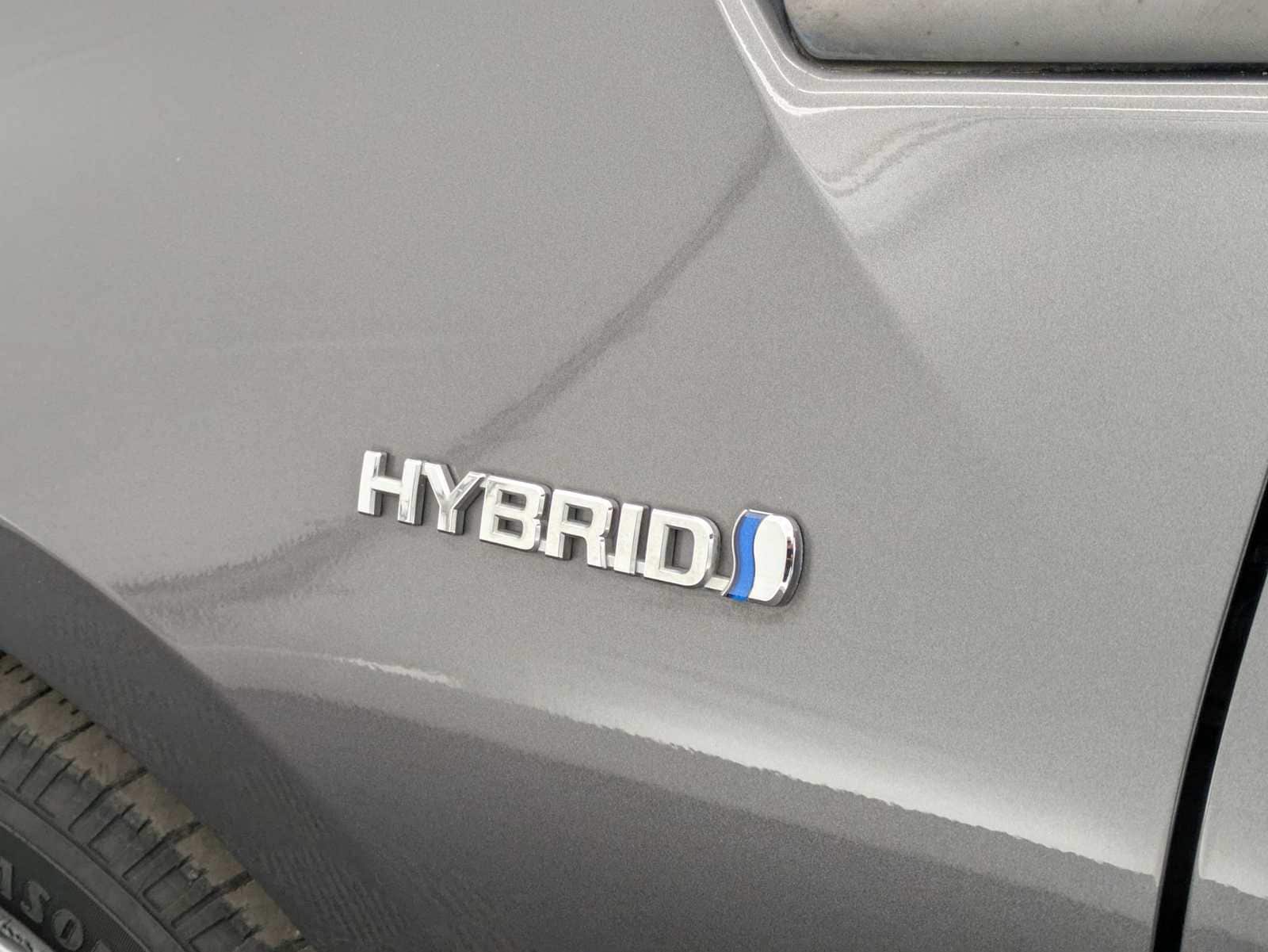 Thumbnail: 2018 Toyota Prius - 13