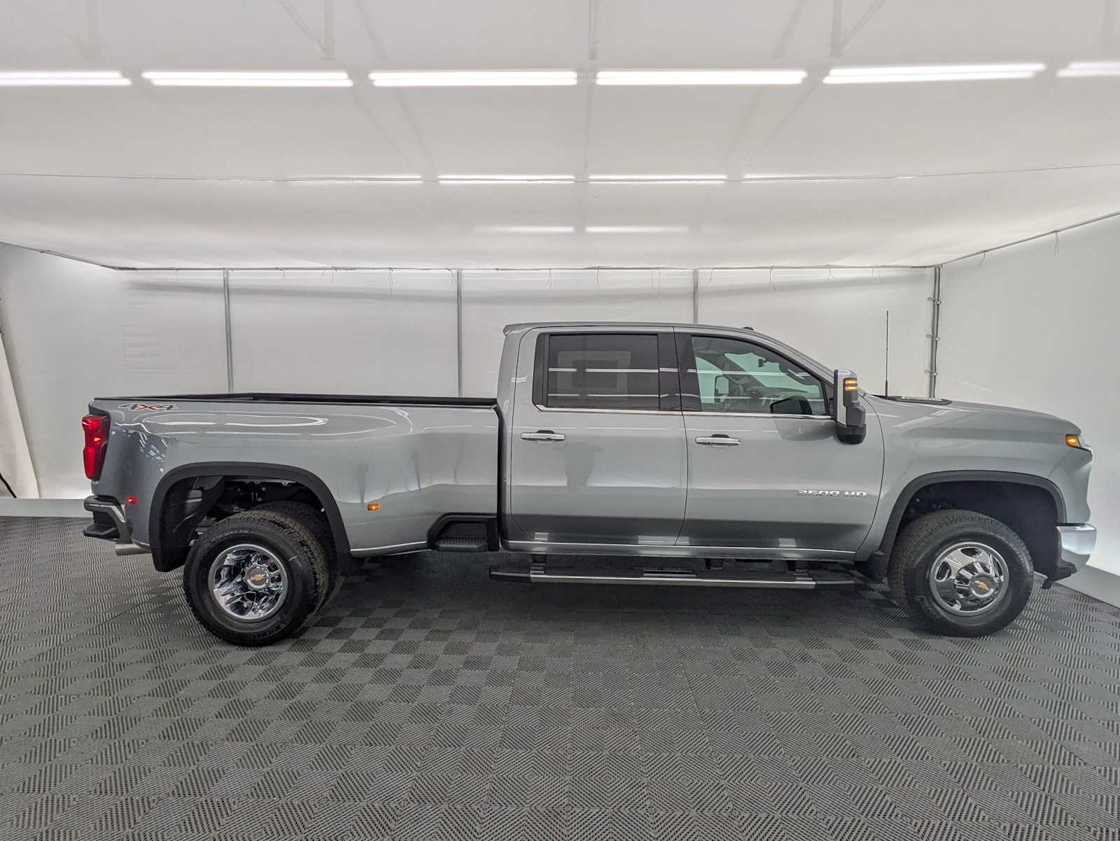 Thumbnail: 2026 Chevrolet Silverado 3500 - 7