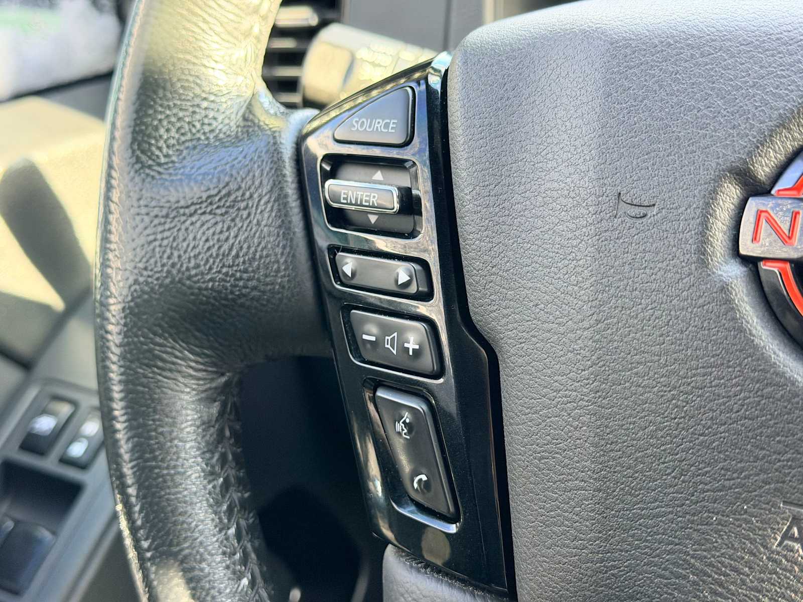 Thumbnail: 2022 Nissan Frontier - 25