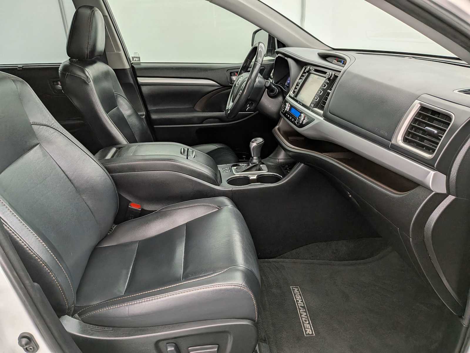 Thumbnail: 2019 Toyota Highlander - 22