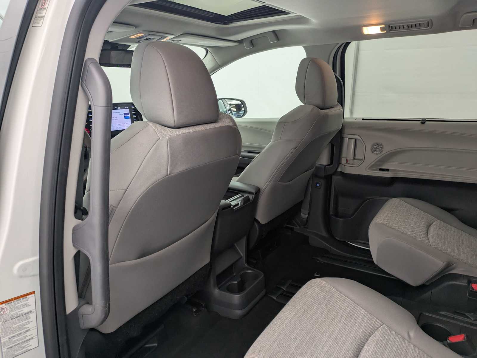 Thumbnail: 2024 Toyota Sienna - 18