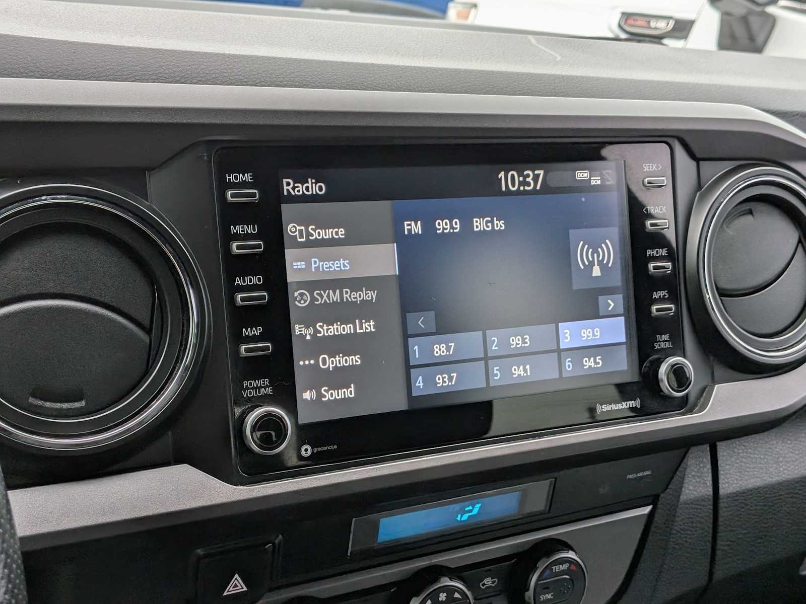 Thumbnail: 2021 Toyota Tacoma - 32