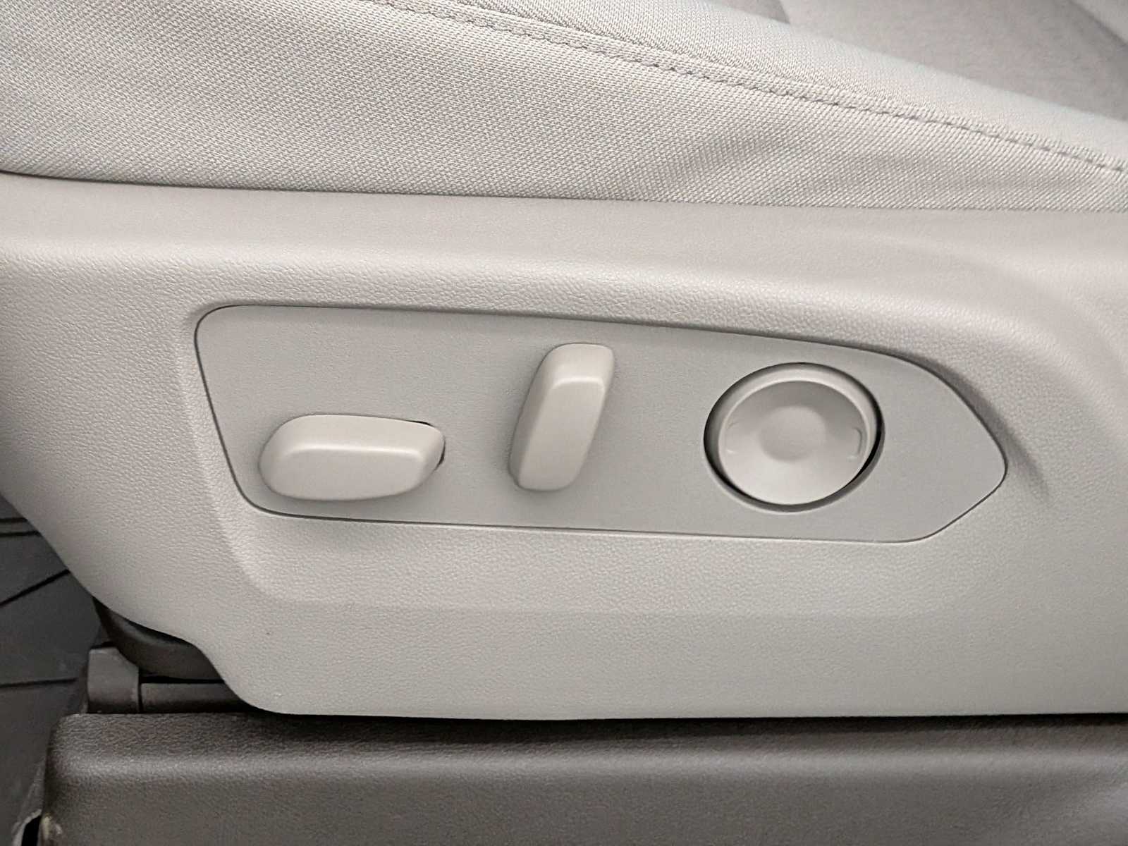 Thumbnail: 2026 Chevrolet Silverado 1500 - 21