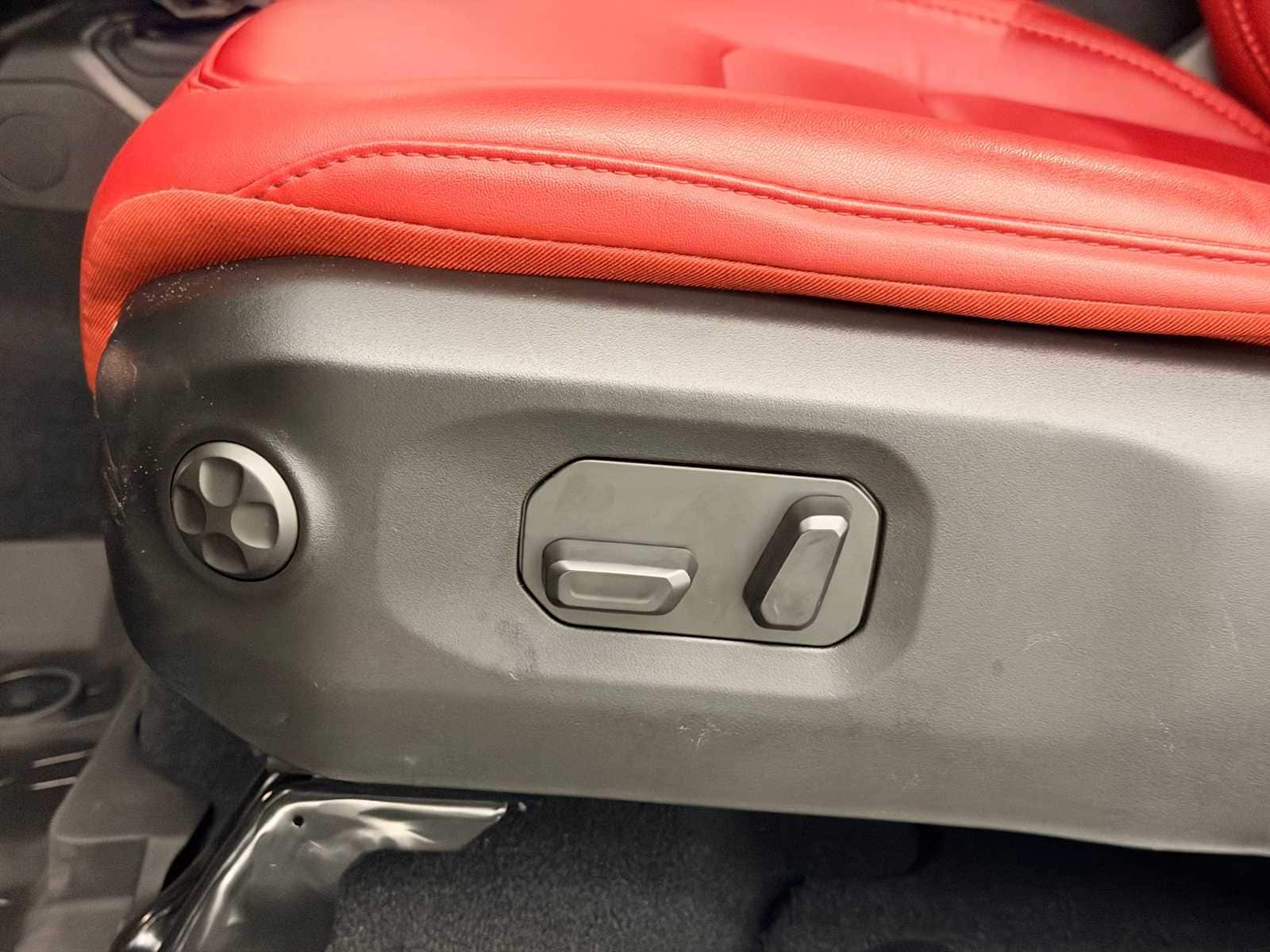 Thumbnail: 2024 Jeep Wrangler - 19