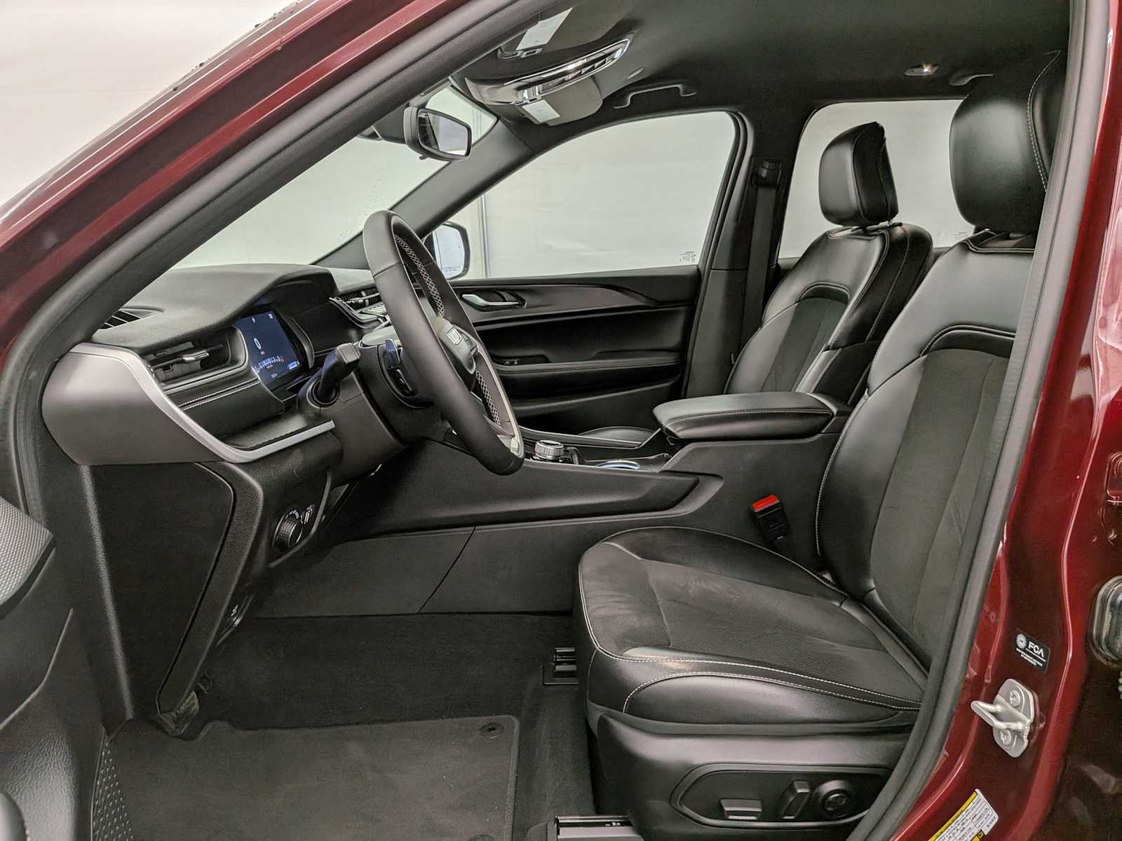 Thumbnail: 2024 Jeep Grand Cherokee - 17