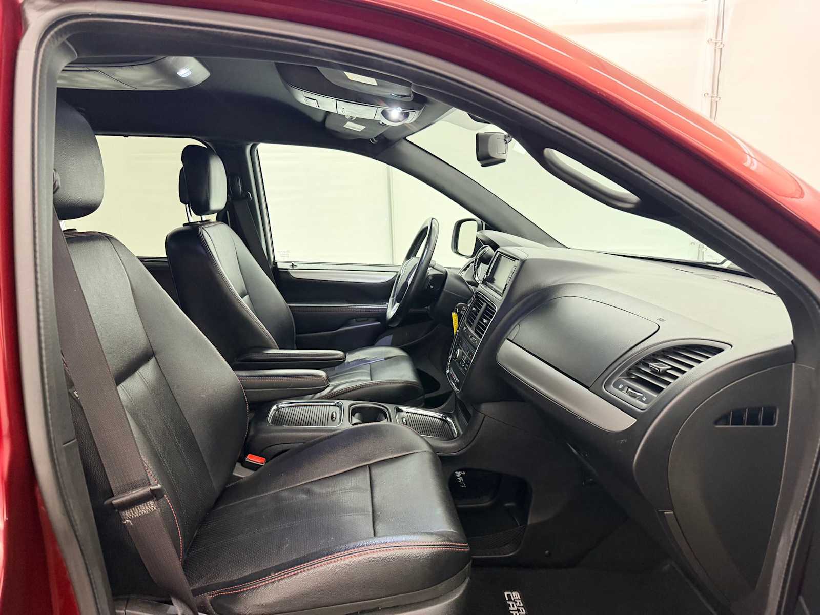 Thumbnail: 2017 Dodge Grand Caravan - 22