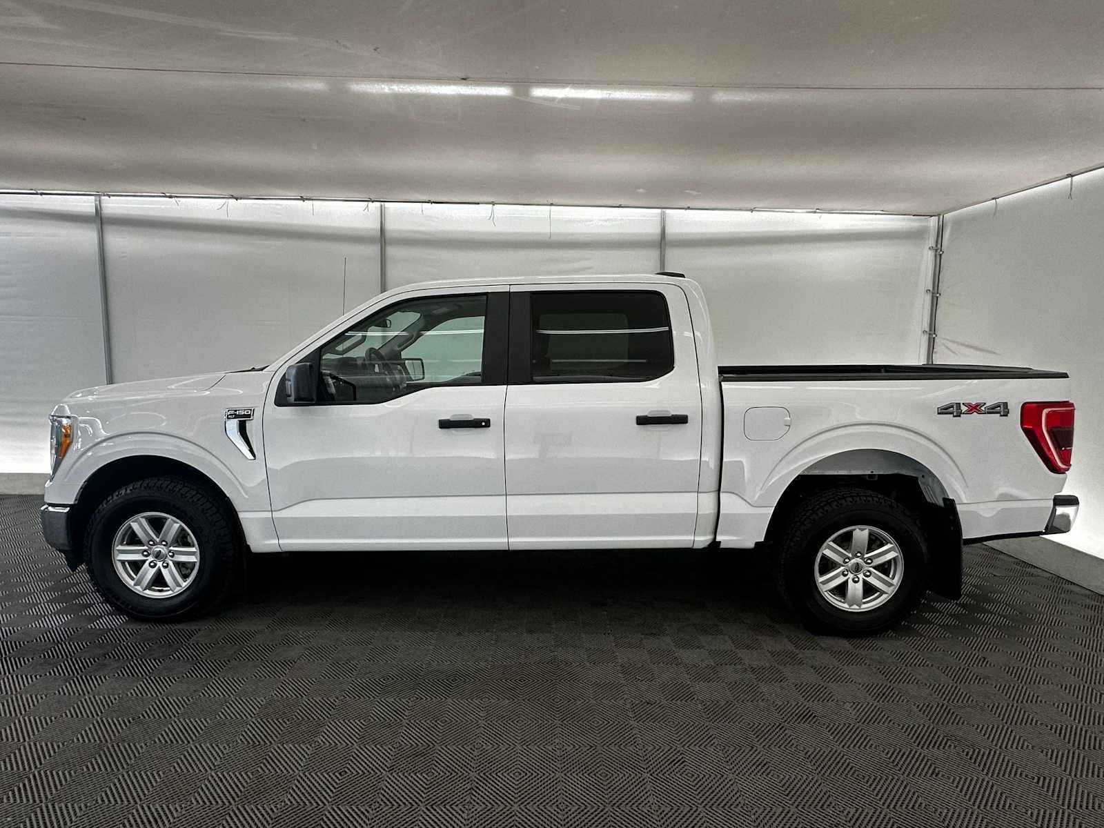 2021 Ford F-150 XL photo 3