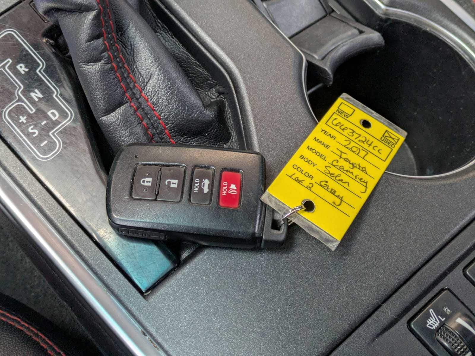 Thumbnail: 2017 Toyota Camry - 35