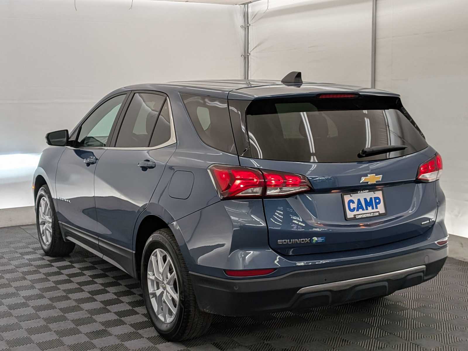 2024 Chevrolet Equinox LT photo 2