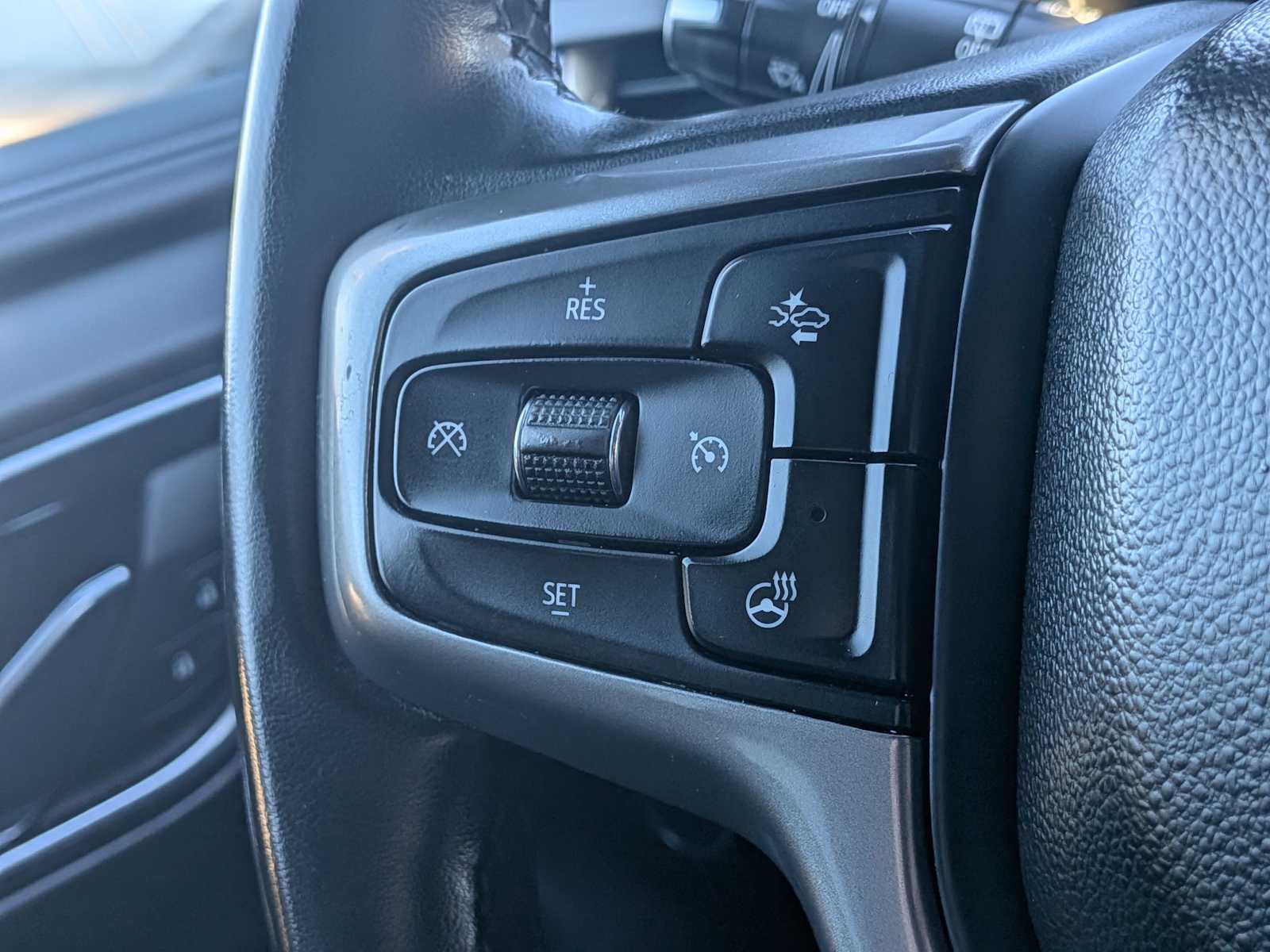 Thumbnail: 2023 Chevrolet Suburban - 25