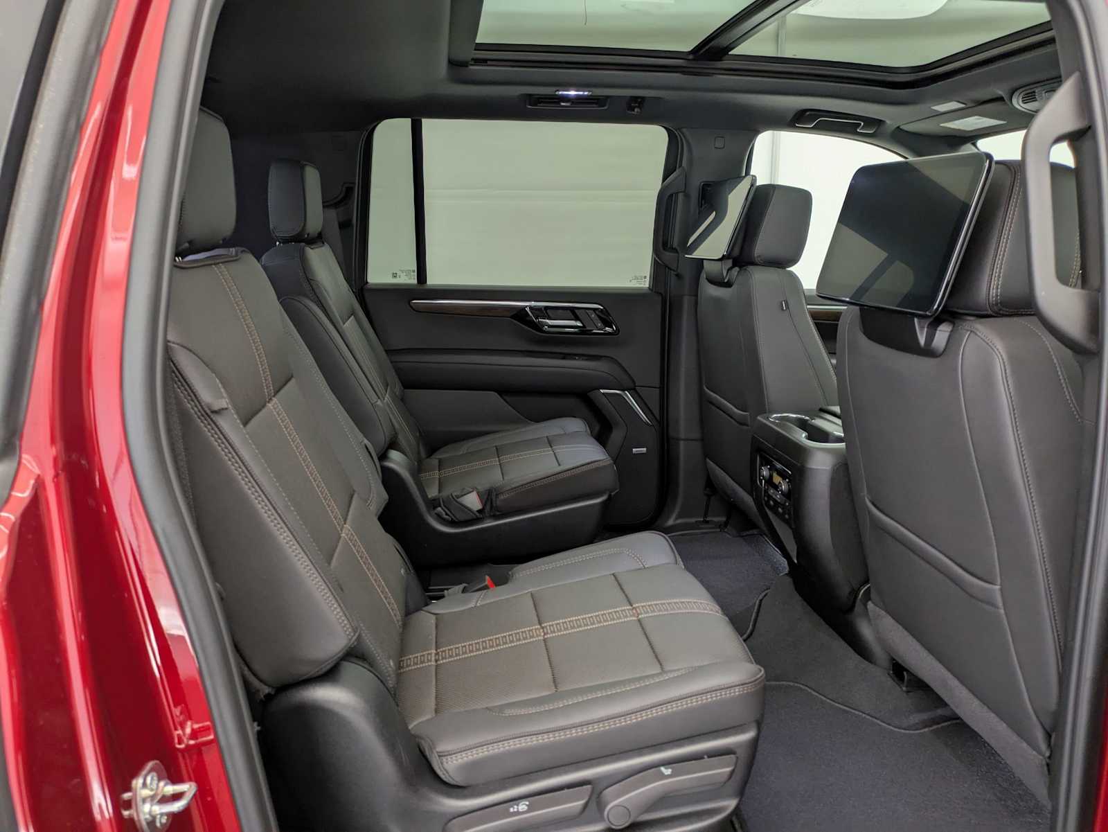 2025 Chevrolet Suburban High Country 22