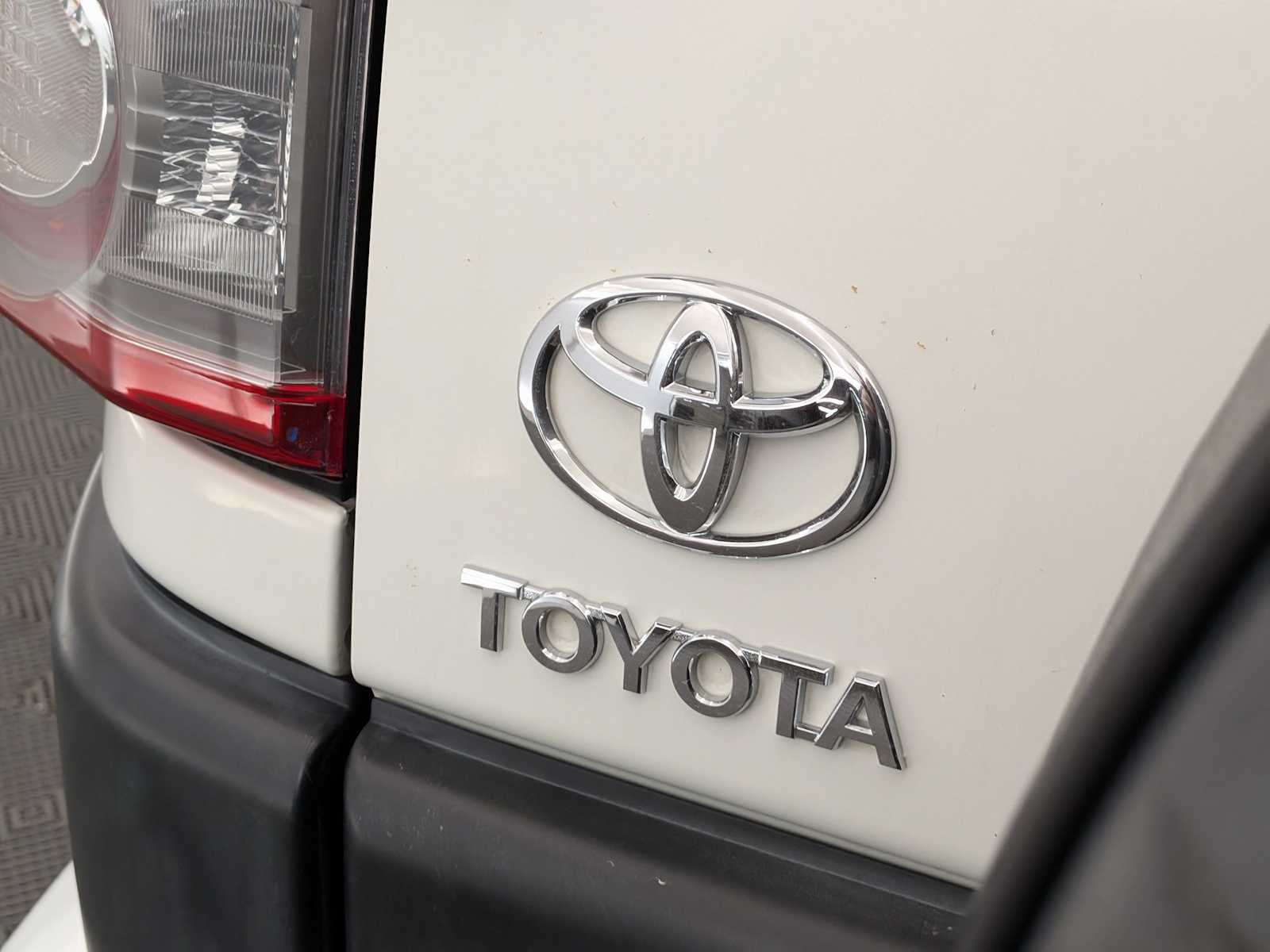 Thumbnail: 2014 Toyota FJ Cruiser - 12