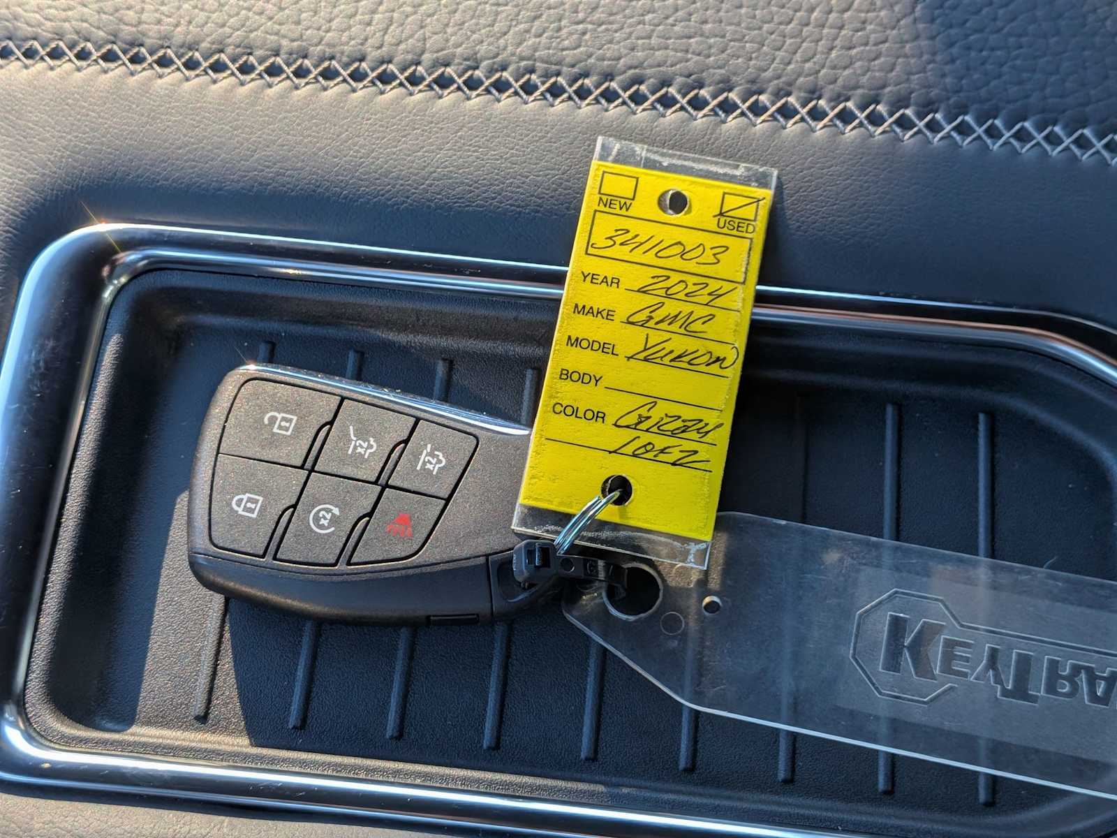 Thumbnail: 2024 GMC Yukon - 36